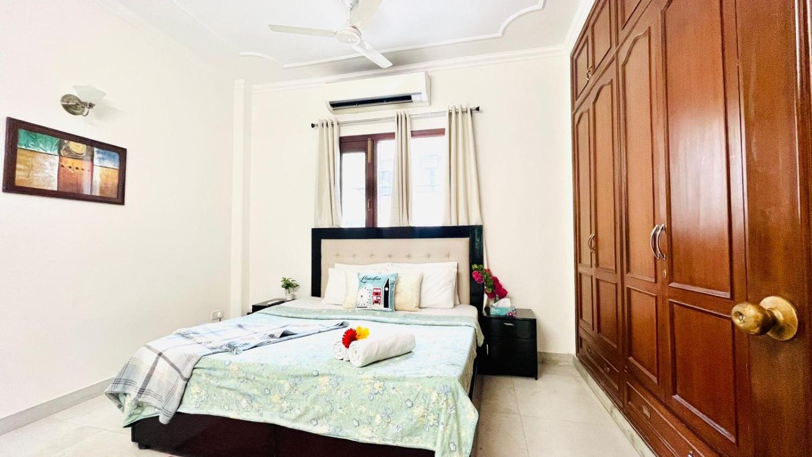 Olive Serviced Apartments - Defence Colony Neu-Delhi Zimmer foto